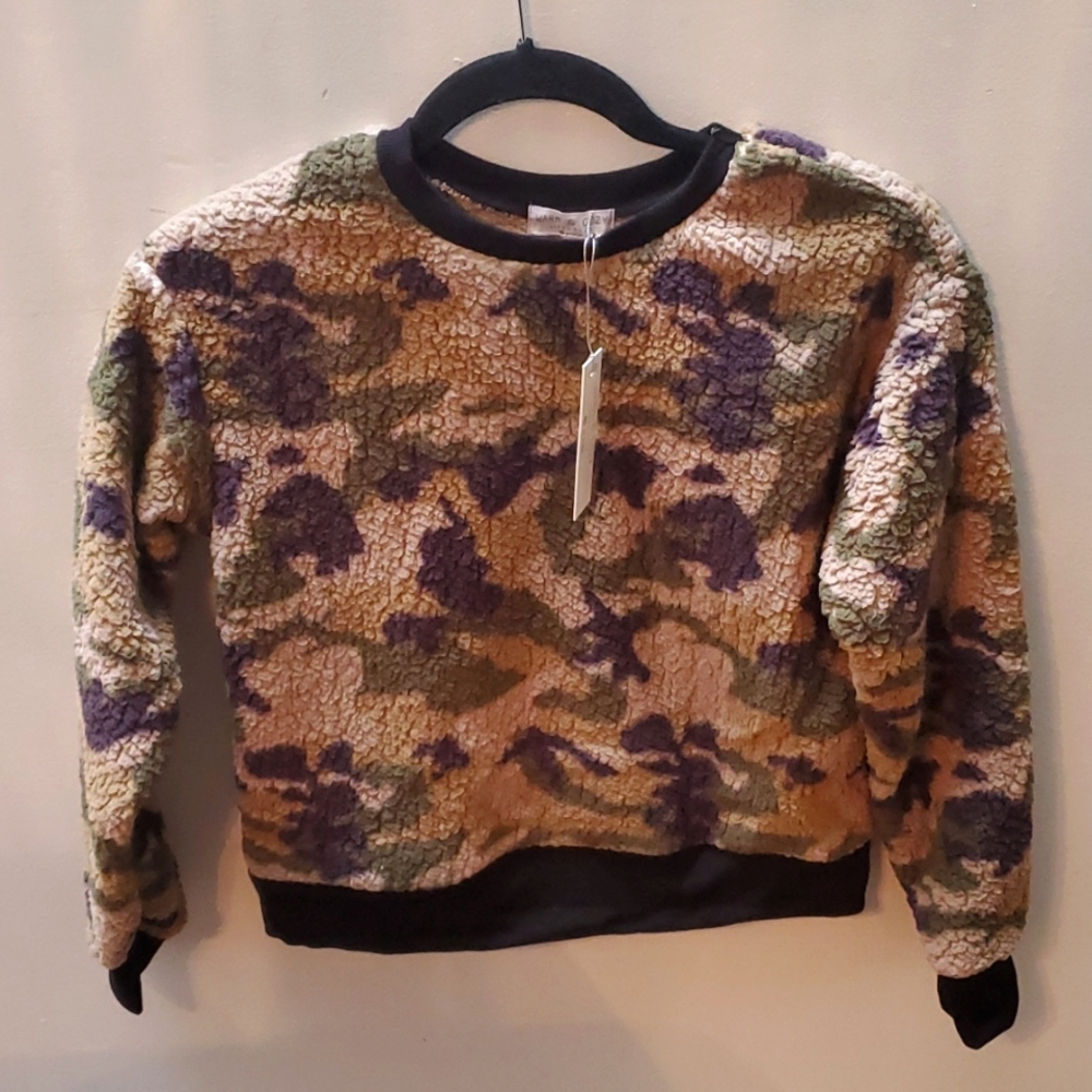 BRAND NEW WARM & COZY LIFESTYLE SWEATER